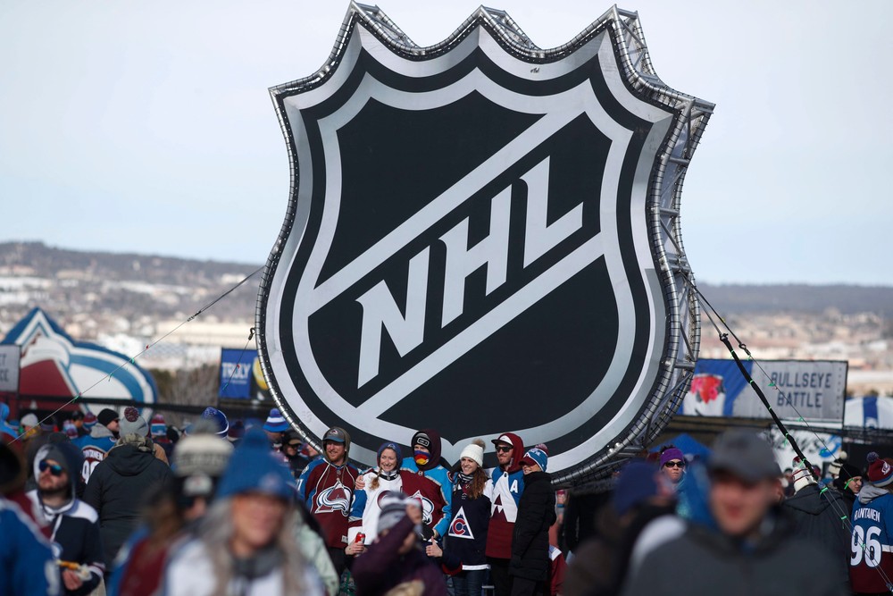 Koronavírus úraduje v NHL, dva tímy si do Vianoc nezahrajú