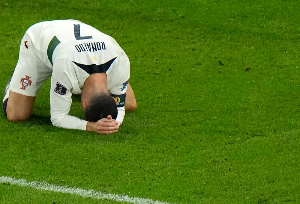Zronený Ronaldo na kolenách, zrútil sa a plakal. Maroko sa zapísalo do dejín