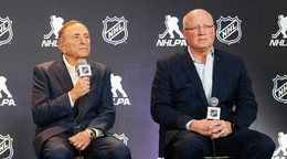 Vedenie NHL - Gary Bettman a Bill Daly.