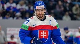 Kapitán Marek Hrivík (Slovensko) v zápase základnej B-skupiny Slovensko - Nórsko. 