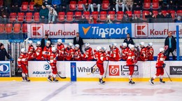 Hráči Liptovského Mikuláša sa tešia z gólu.