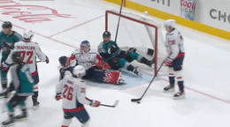 Pavol Regenda po góle do siete Washingtonu. 