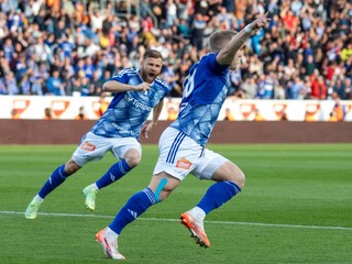 Futbalisti SK Sigma Olomouc oslavujú gól.