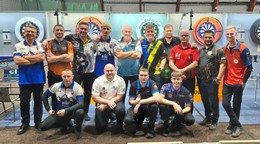 Účastníci jesennej edície šípkarskej Niké Dart Ligy 2025.