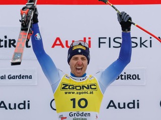 Talian Mattia Casse sa teší vo Val Gardene z prvého triumfu vo Svetovom pohári. 