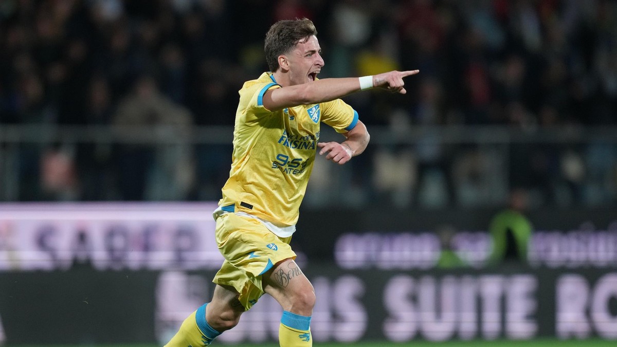 Futbalista Frosinone Matteo Cichella sa raduje z gólu v zápase 9. kola talianskej Serie A Frosinone Calcio - US Lecce.