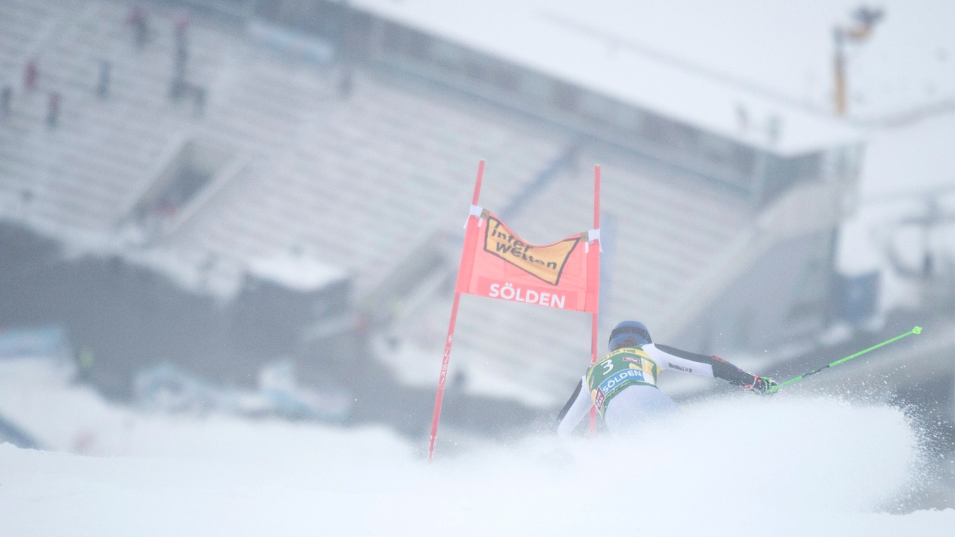 Obrovský slalom v rakúskom stredisku Sölden zrušili.