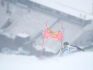 Obrovský slalom v rakúskom stredisku Sölden zrušili.