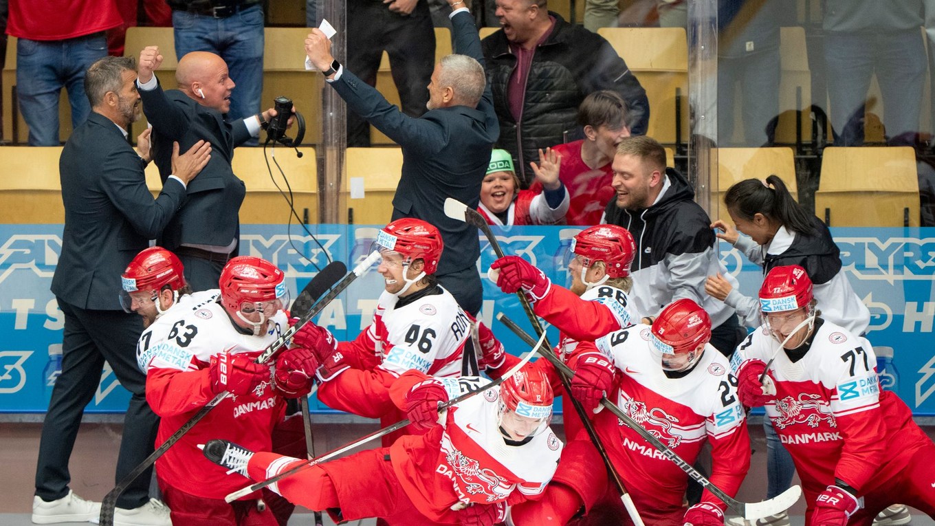 Hokejisti Dánska zdolali Kanadu a postúpili do semifinále MS 2025.
