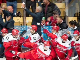 Hokejisti Dánska zdolali Kanadu a postúpili do semifinále MS 2025.