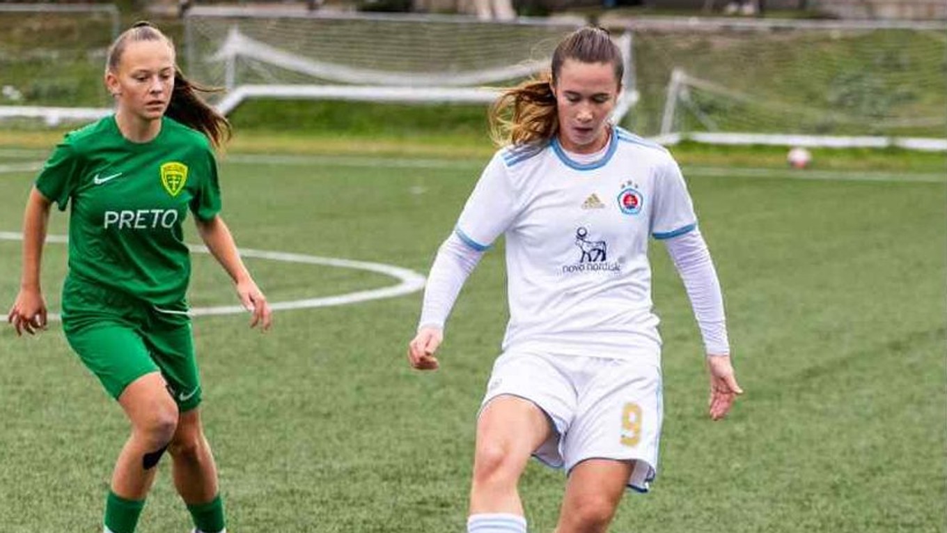 Vpravo Dominika Bereščáková.