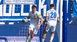 Slovenský futbalista Adrián Kaprálik (vpravo).