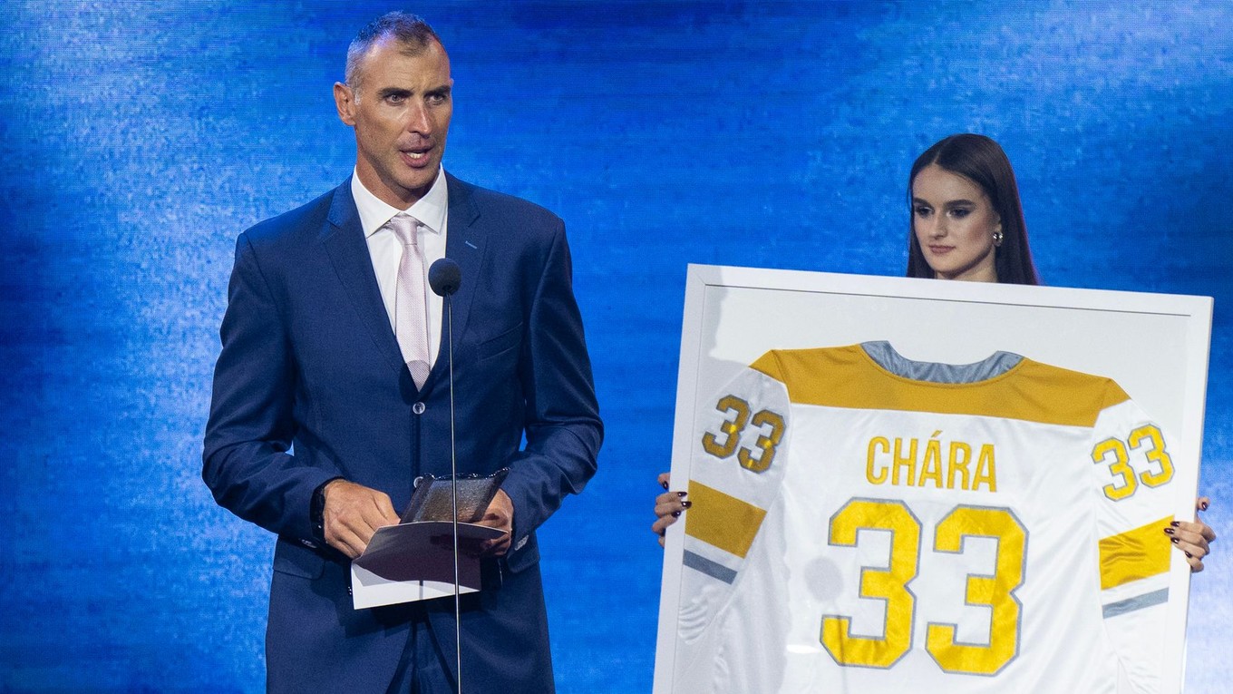 Zdeno Chára počas príhovoru po uvedení do Siene slávy slovenského hokeja.
