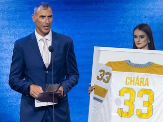Zdeno Chára počas príhovoru po uvedení do Siene slávy slovenského hokeja.