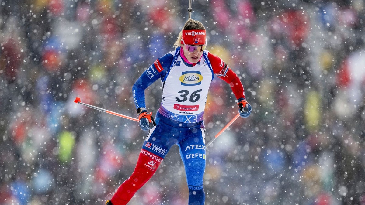 Slovenská biatlonistka Paulína Bátovská Fialková počas šprintu na MS v Lenzerheide 2025. 