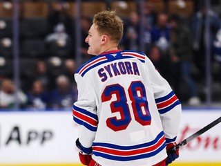 Adam Sýkora v debutovom zápase NHL. 