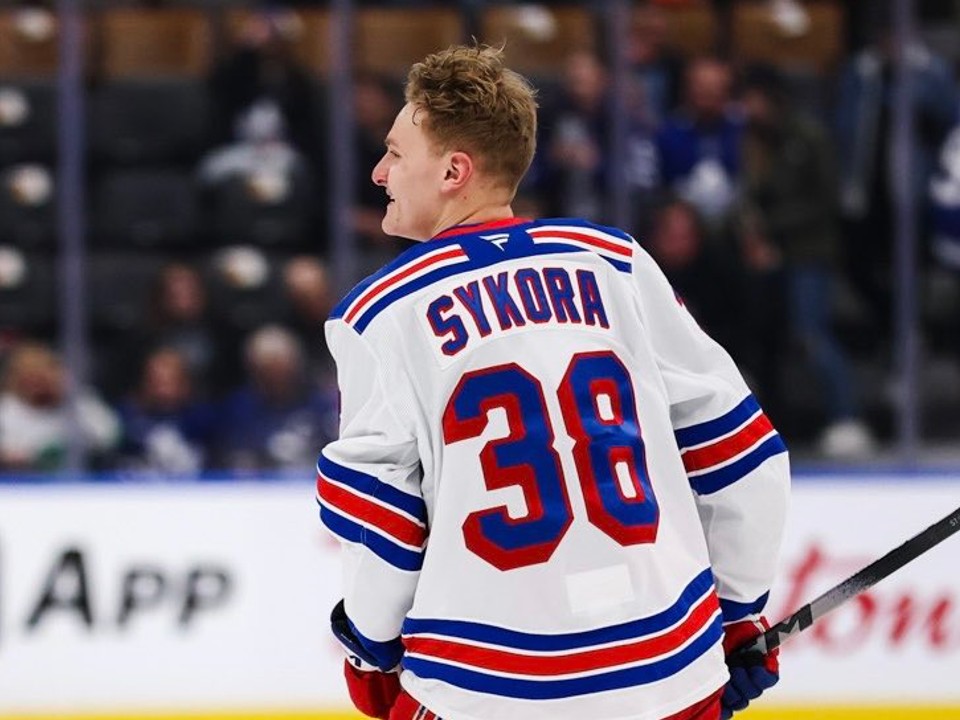 Adam Sýkora v debutovom zápase NHL. 