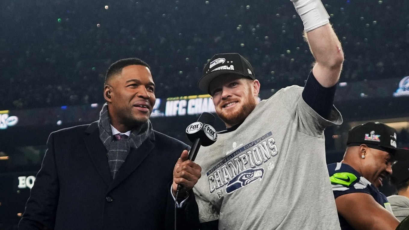 Quarterback tímu Seattle Seahawks Sam Darnold po postupe do Super Bowlu LX.