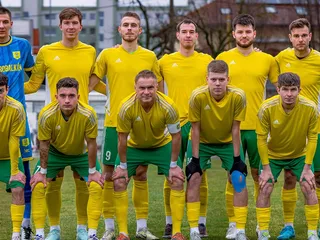 TJ Družstevník Veľké Ludince pred zápasom v Nových Zámkoch, kde sa body delili po remíze 2:2.