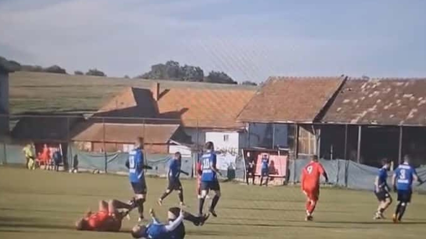 Inkriminovaný moment.