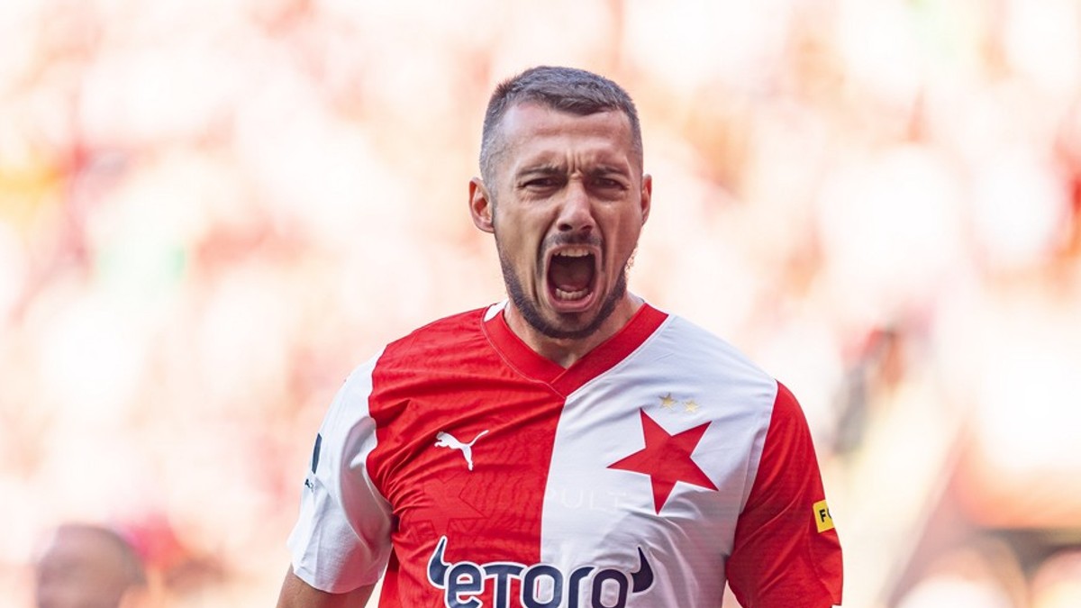 Ivan Schranz v drese SK Slavia Praha.