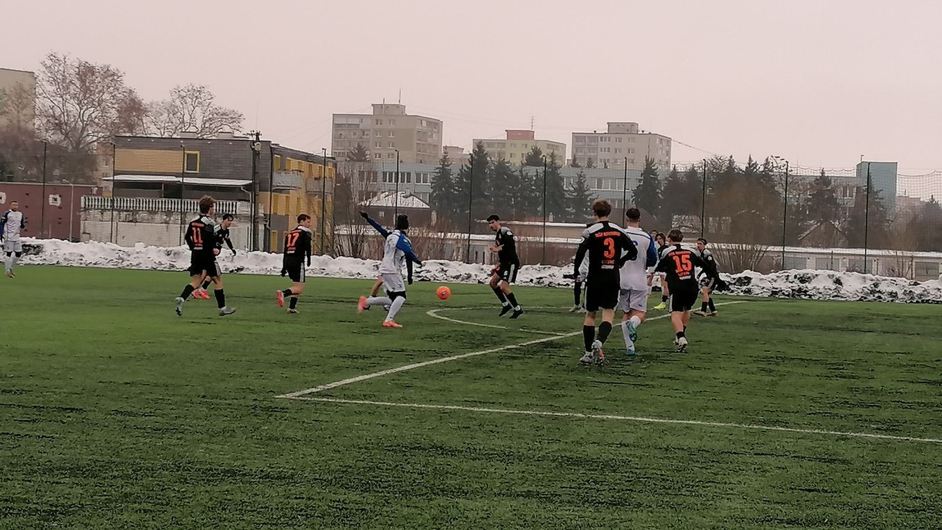 Momentka z prípravného zápasu Rimavská Sobota - Lučenec.