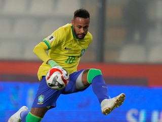 Neymar v drese Brazílie.