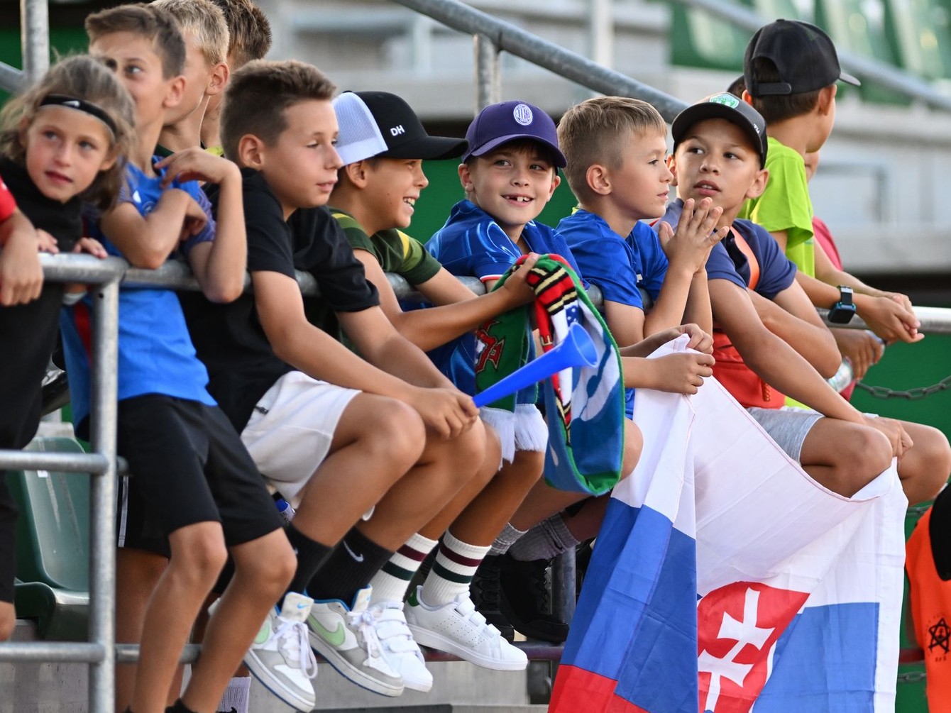 Deti-fanúšikovia-SR Futbal ME21 kval. D Andorra TTX.jpg