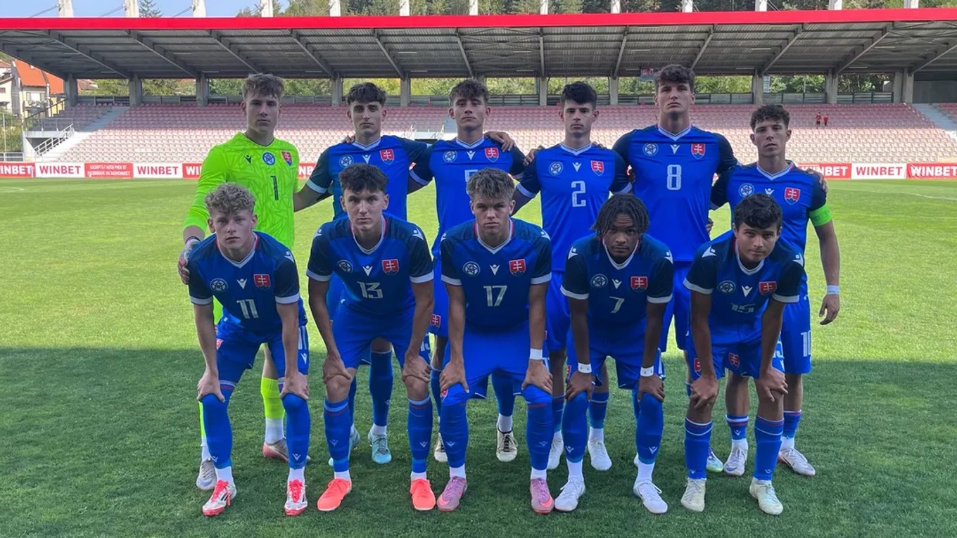 Slovenskí futbalisti do 19 rokov pred zápasom s Bulharskom. 