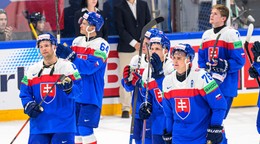 Hráči Slovenska po prehre so Švédskom na MS v hokeji 2026.