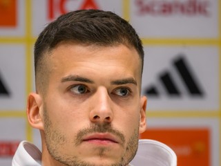 Lászlo Bénes.