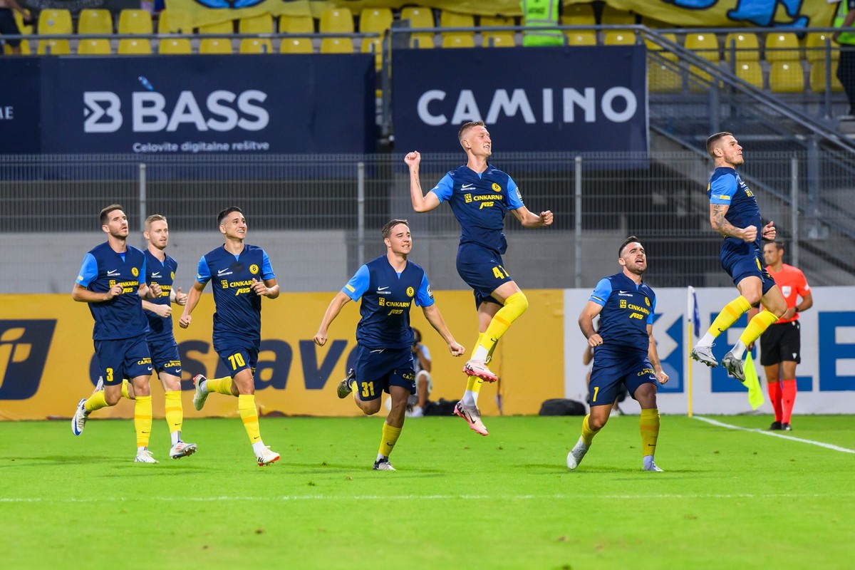 Otec Ukrajinec, mama Ruska. Boháč zosnoval plán, ako odpísať Slovan