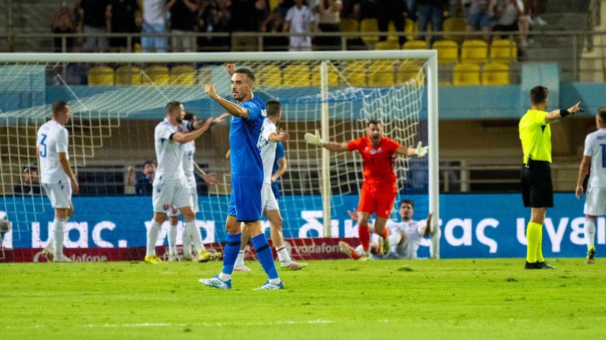 サッカー：ギリシャは準備試合でスロバキアを征服しました