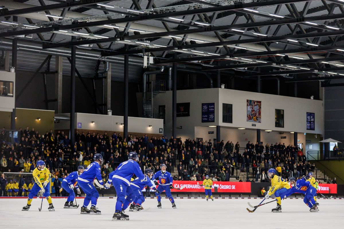 Vo Švédsku sa cítil ako exot. Veľké ihrisko, aj bránky, v bandy rozhoduje taktika