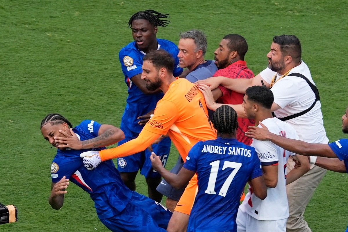 Šialený záver finále. PSG rupli nervy, slávny tréner dal facku, hráč ťahal za vlasy