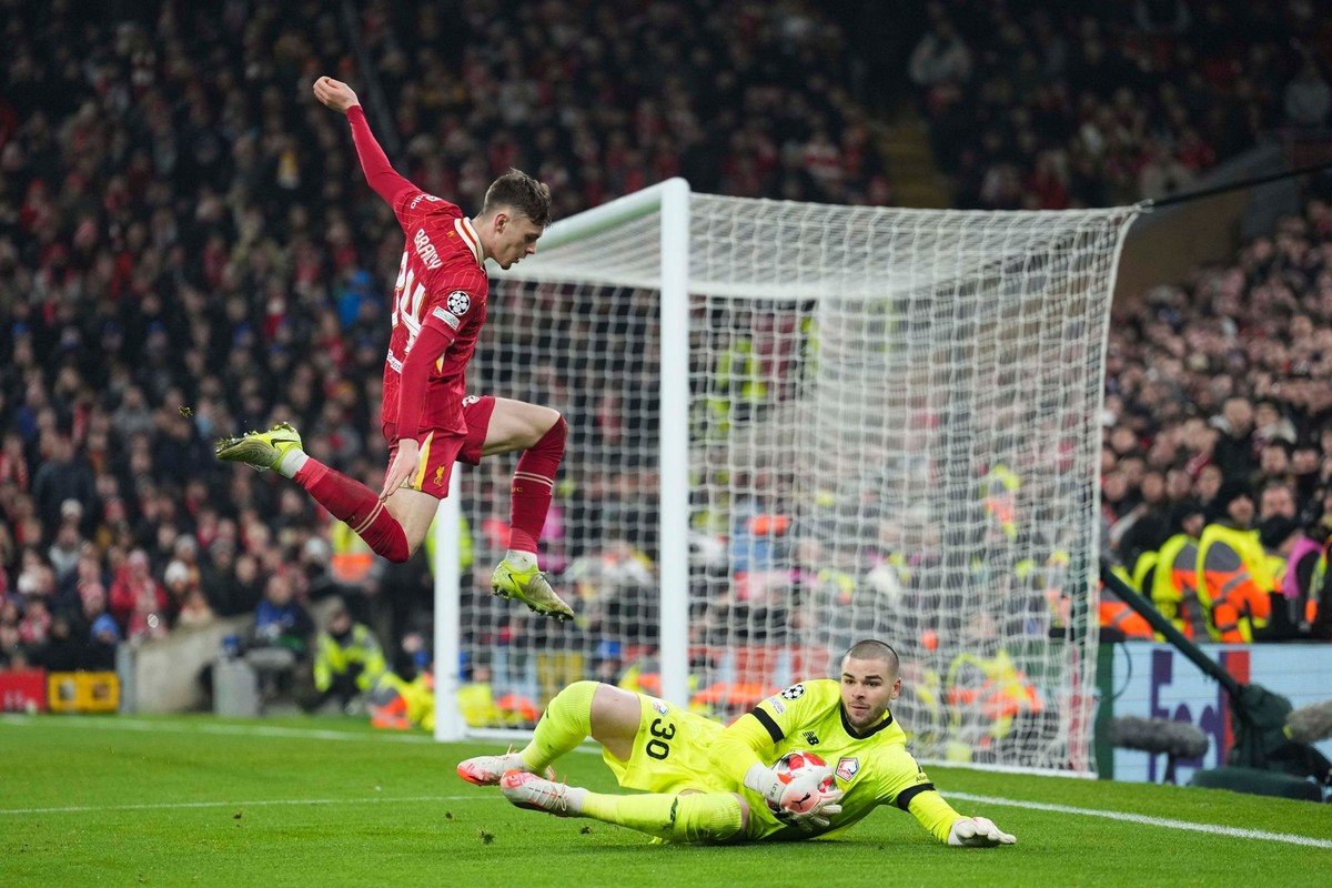 Ikona patrí k najväčším talentom v dejinách, ale Slovákov vyzve brankár z tretej ligy