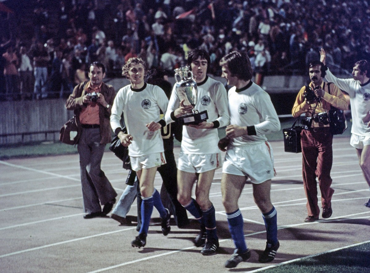 Titul z Belehradu 1976 patrí obom. Slovenská vlajka medzi šampiónmi spustila debatu