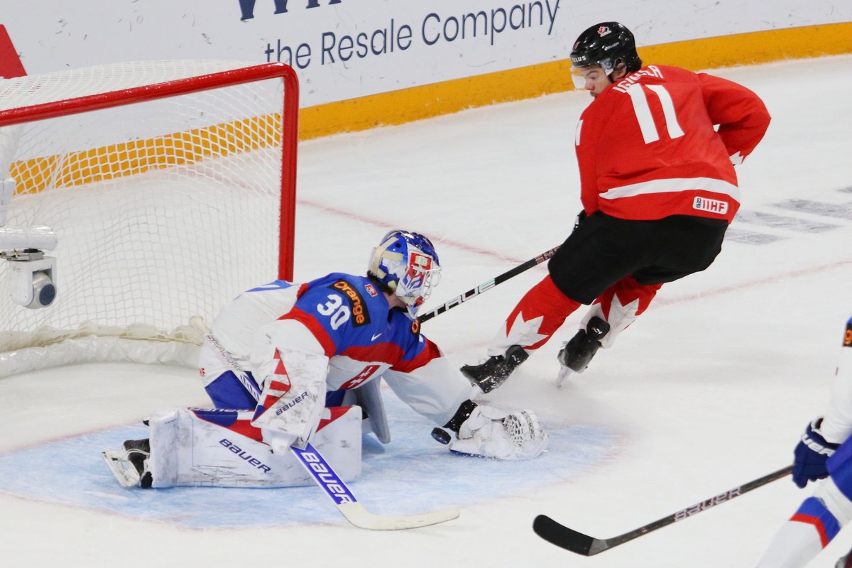 Touchdown Kanada. Odpor trval 14 minút, pre Slovákov bolo štvrťfinále príliš rýchle