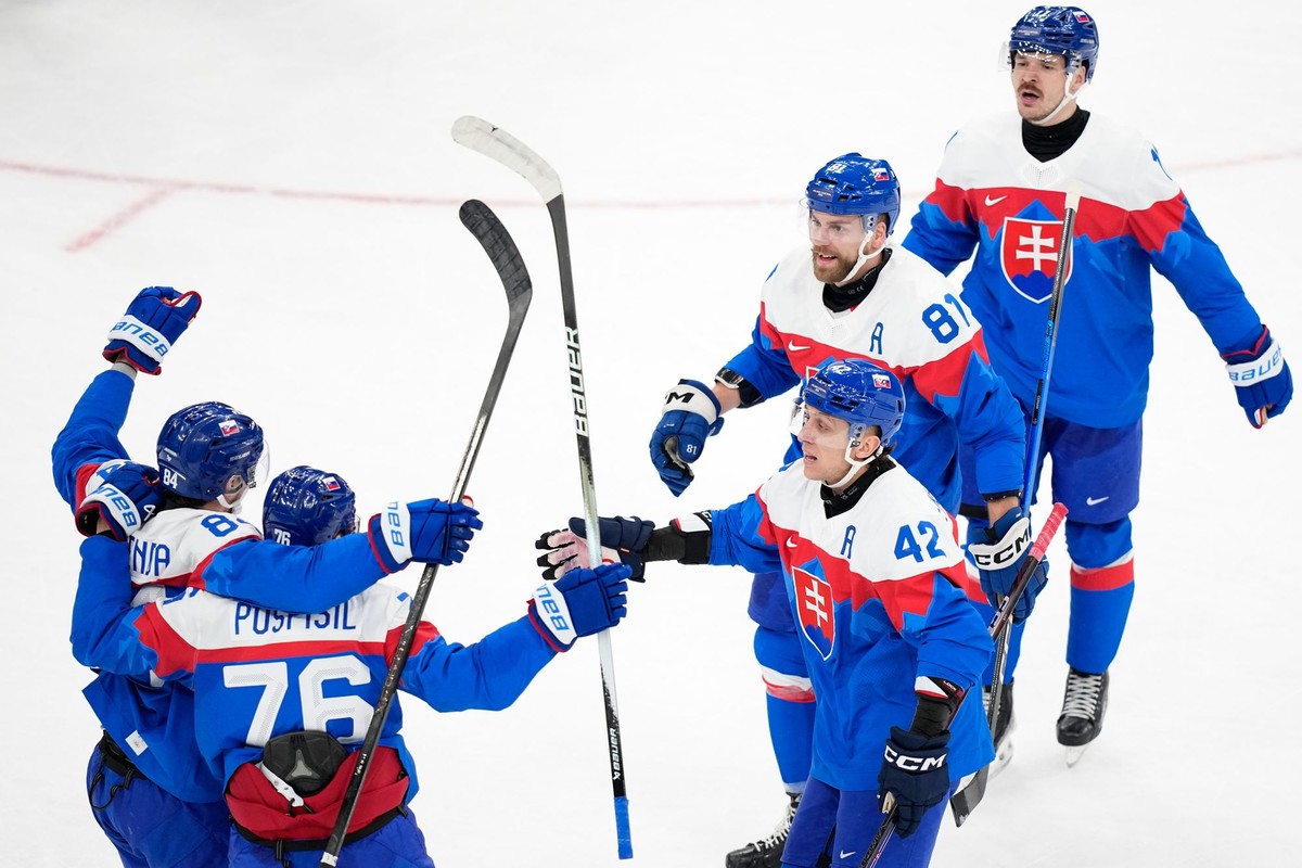 Bola to superstreda, cingi lingi bom. Hokejisti aj Peťa, cingi lingi bom (sumár dňa)
