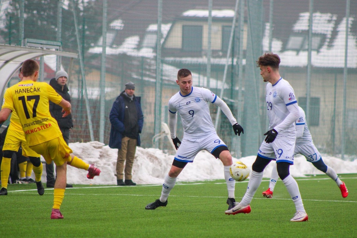 Líder z východu prišiel o kľúčových hráčov. Musíme sa vrátiť na zem, vraví tréner