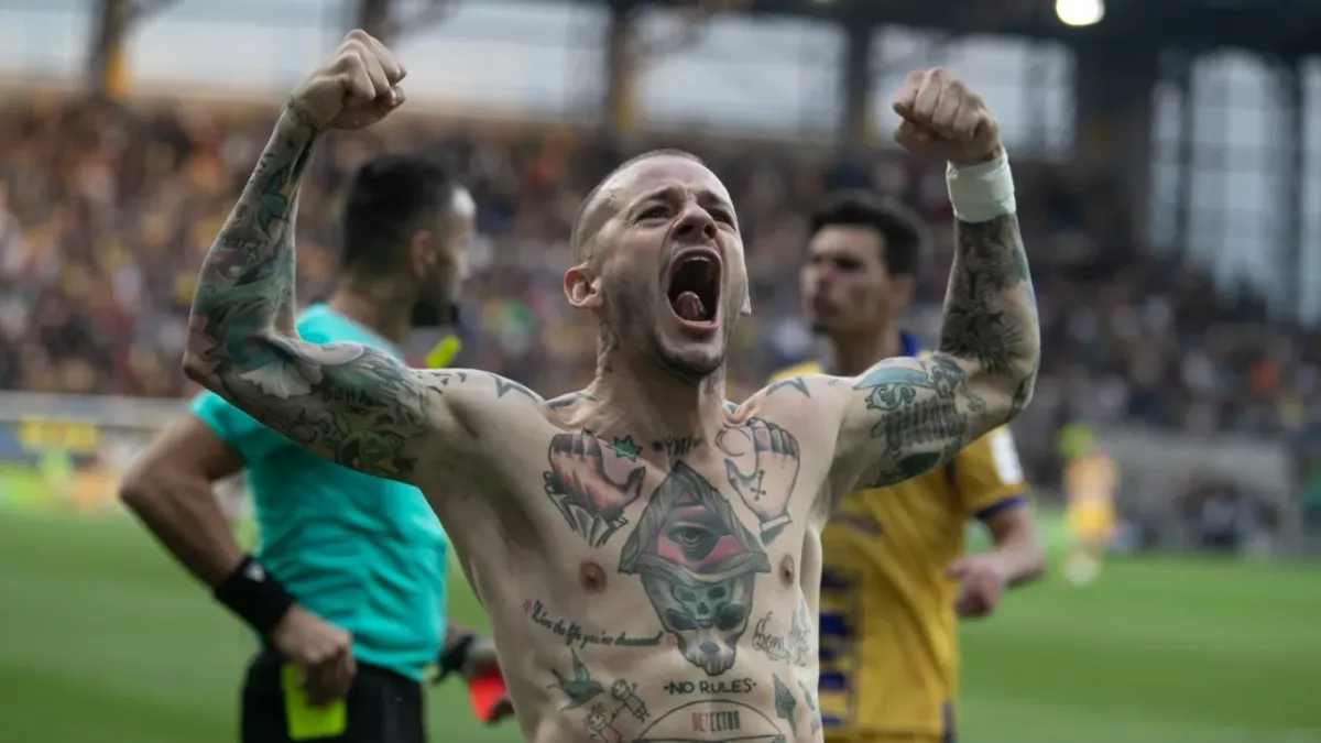 Kapitán Slovana pobúril tribúny gestom, na ktoré sa nezabudne. Takto si to vysníval