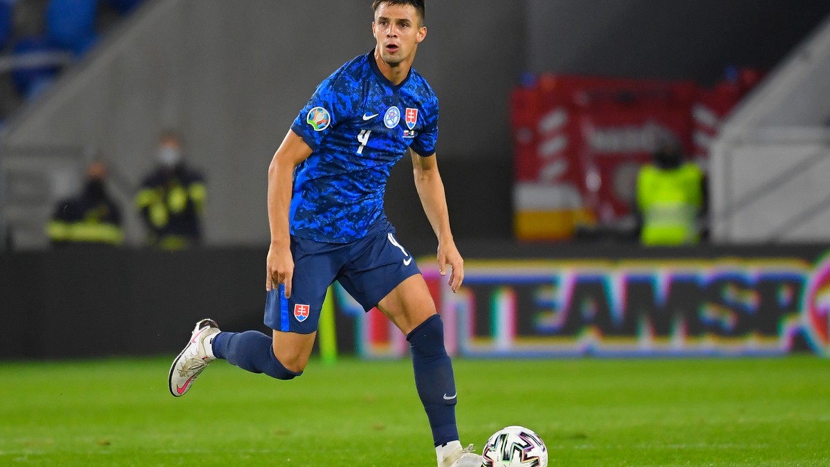 Martin Valjent v zápase semifinále baráže o Euro 2020 proti Írsku.