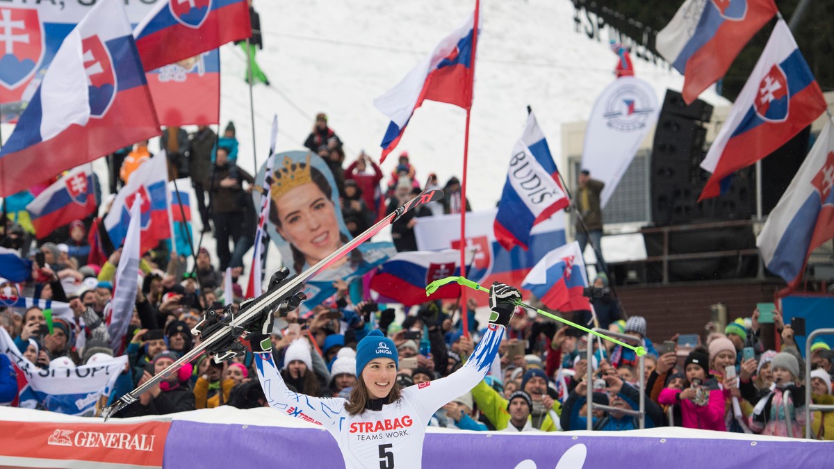 Petra Vlhová sa raduje z víťazstva v Špindlerovom Mlyne. 