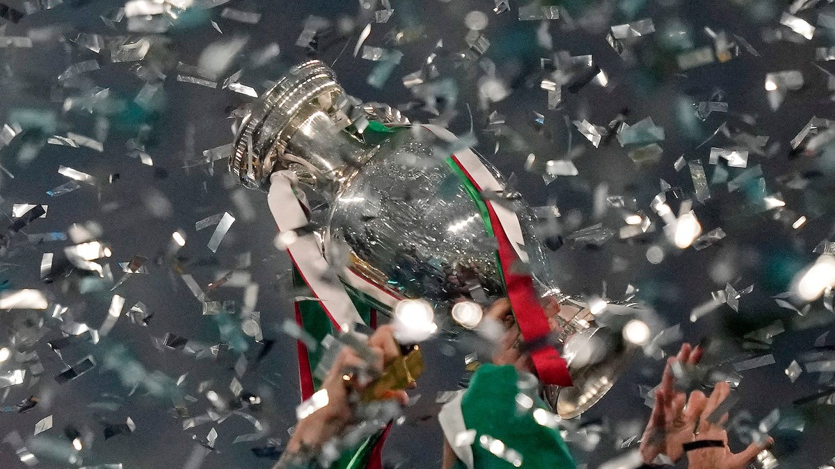 Okrem trofeje a titulu majstra Európy získa mužstvo prémiu vyše 28 miliónov eur.