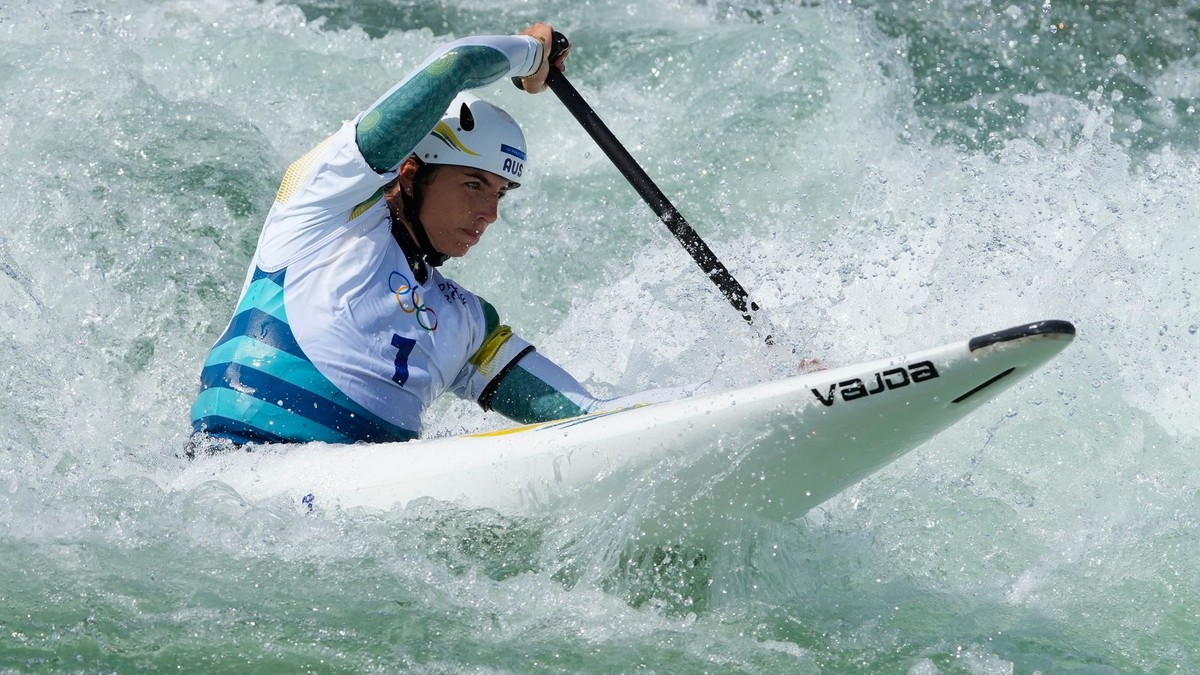 Jessica Foxová na lodi Vajda v súťaži kanoistiek na olympijskom kanáli v Paríži.