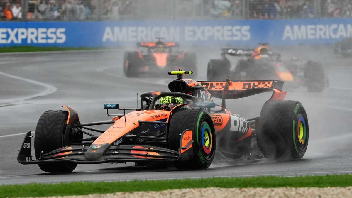 Britský jazdec Lando Norris na okruhu Albert Park v Melbourne.