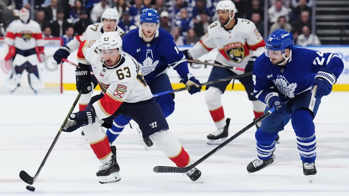 Brad Marchand v zápase s Torontom