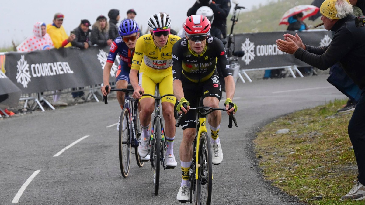 Jonas Vingegaard a Tadej Pogačar počas Tour de France. 