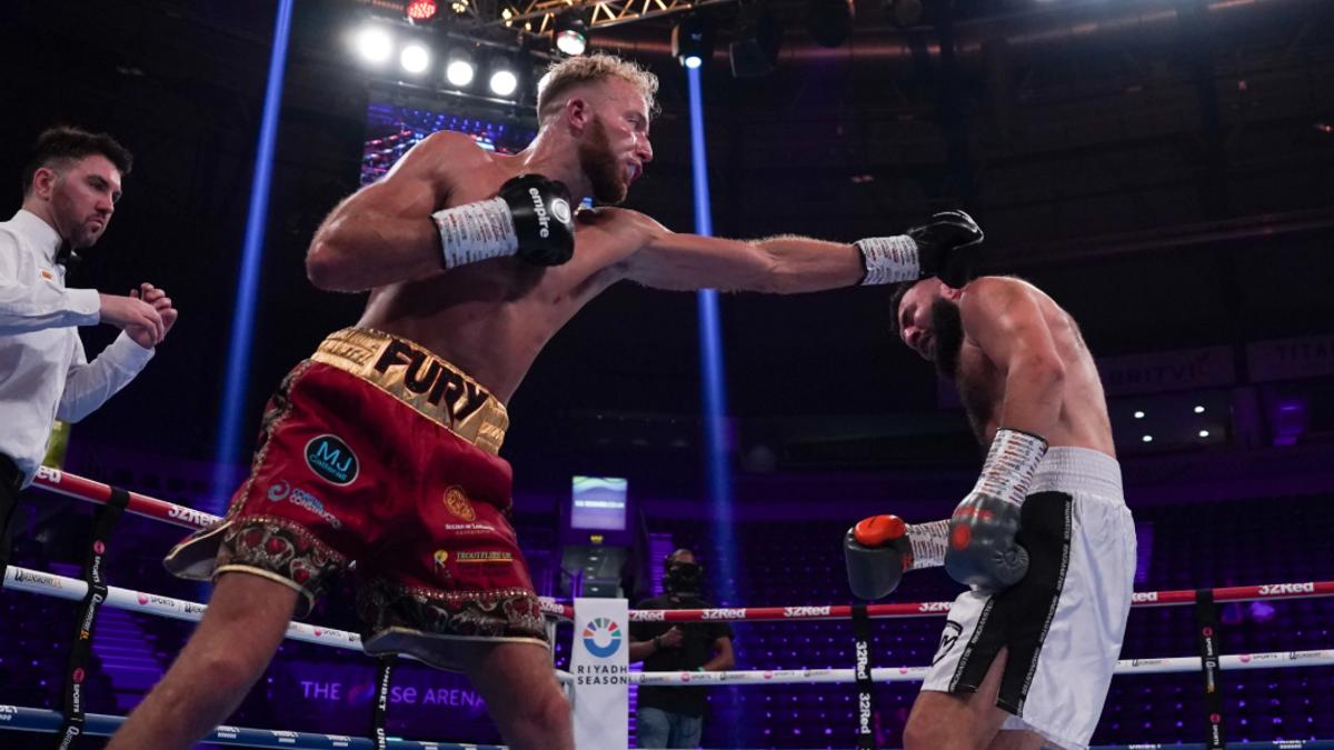 Walter Fury v akcii.