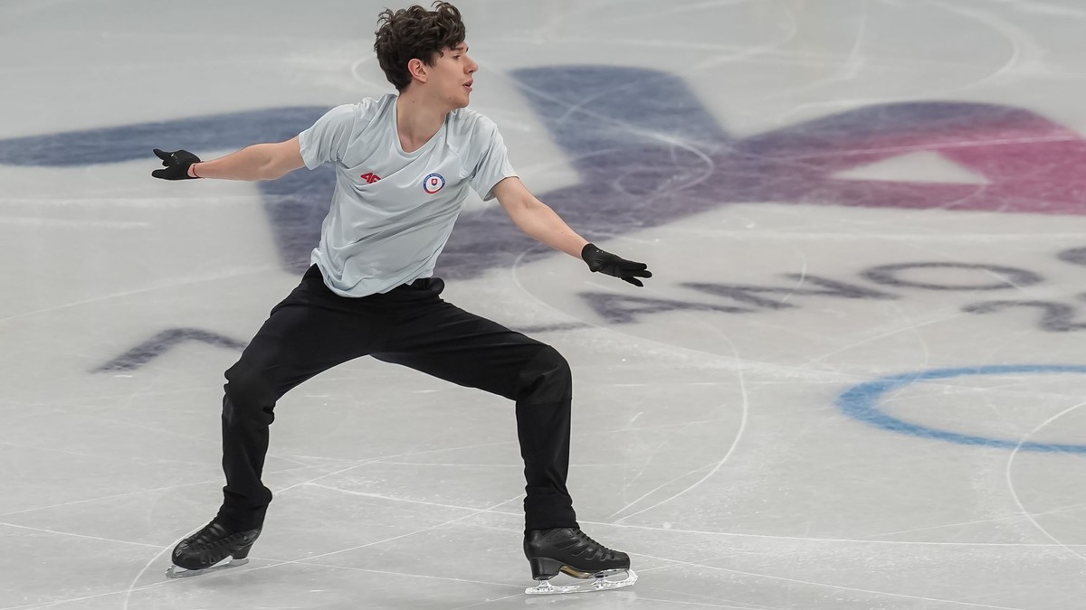 Adam Hagara trénuje počas XXV. zimných olympijských hier Milano-Cortina v Miláne.